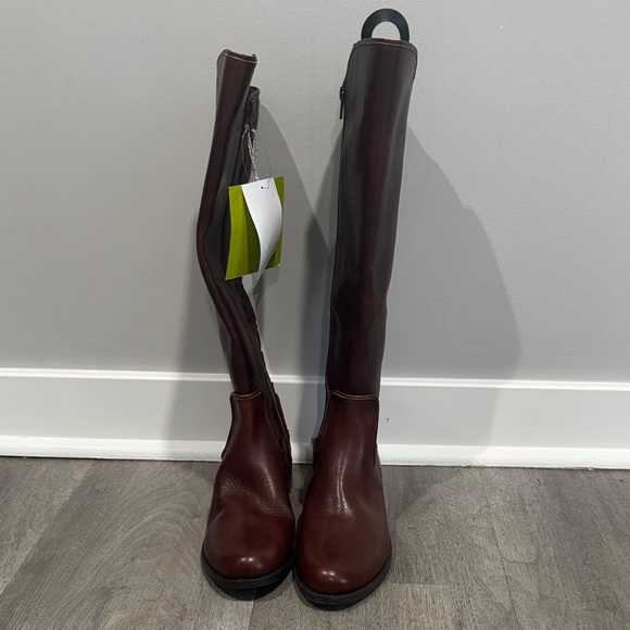 Gianni Bini Rich Brown knee high boot with back detail! - Picture 4 of 7